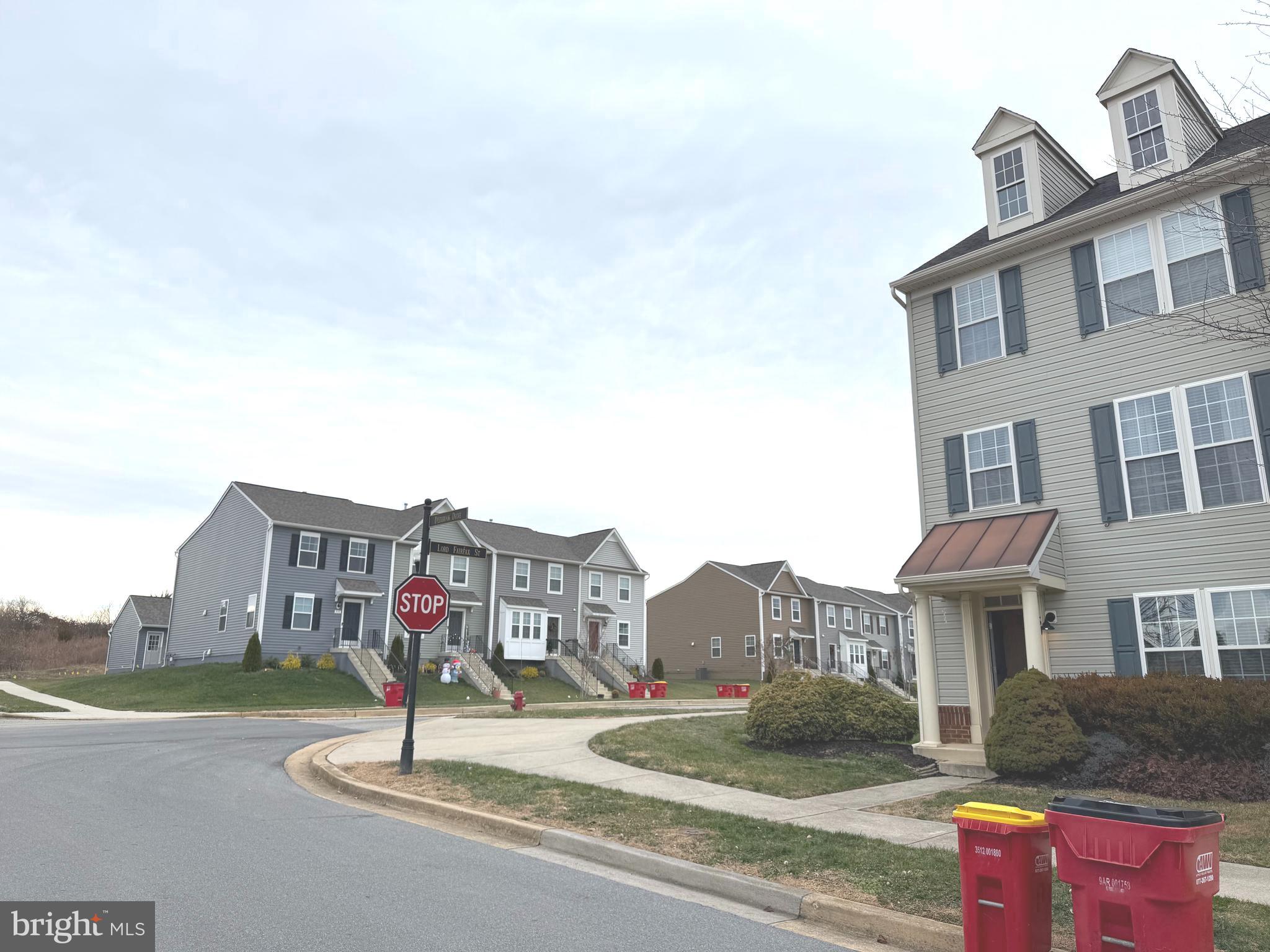 HUNTFIELD - Residential Lease