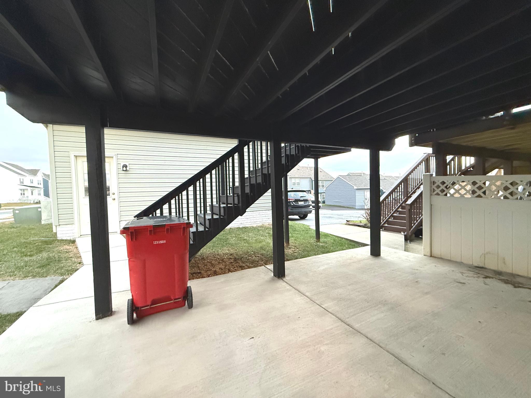 HUNTFIELD - Residential Lease