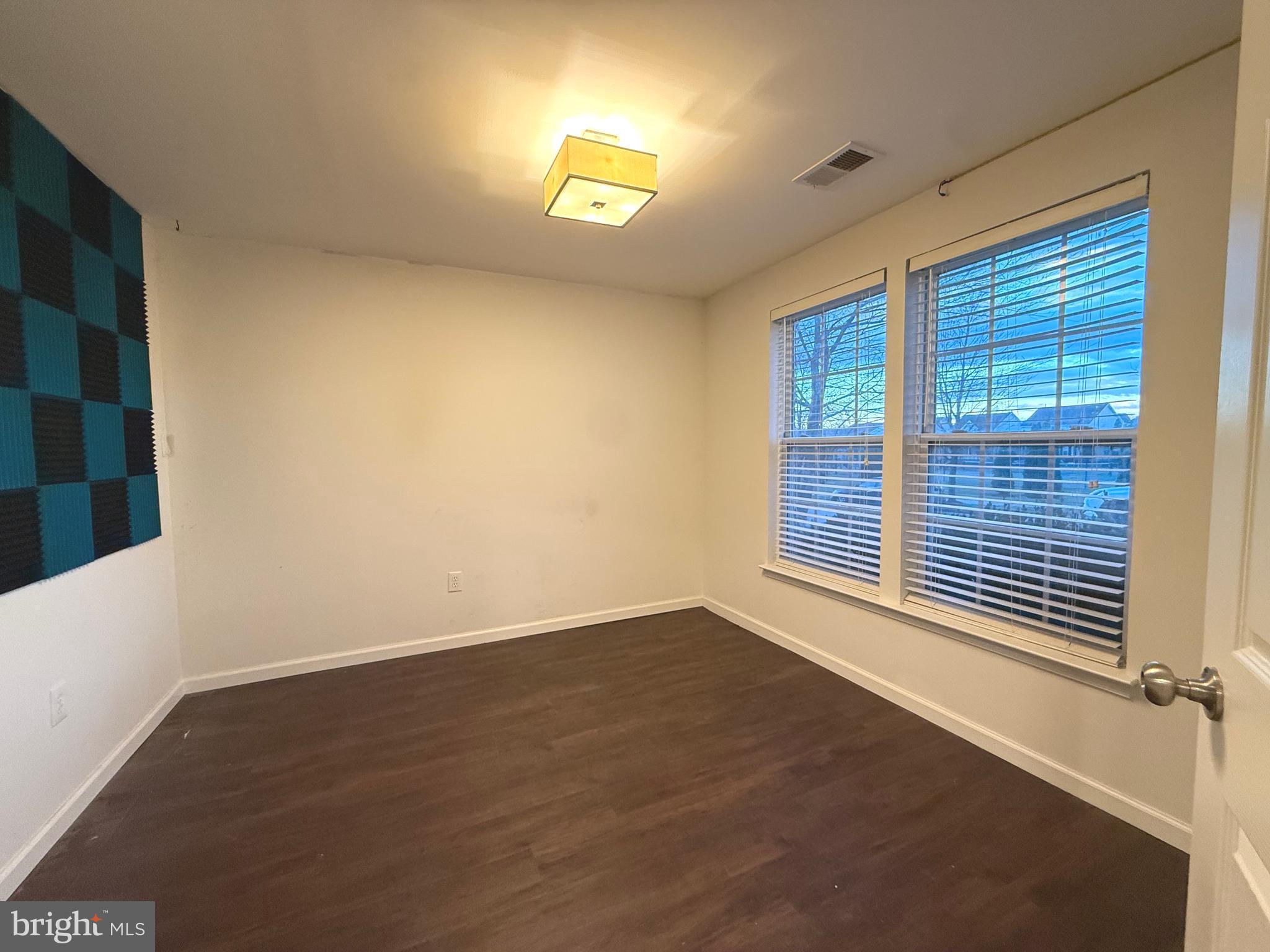 HUNTFIELD - Residential Lease