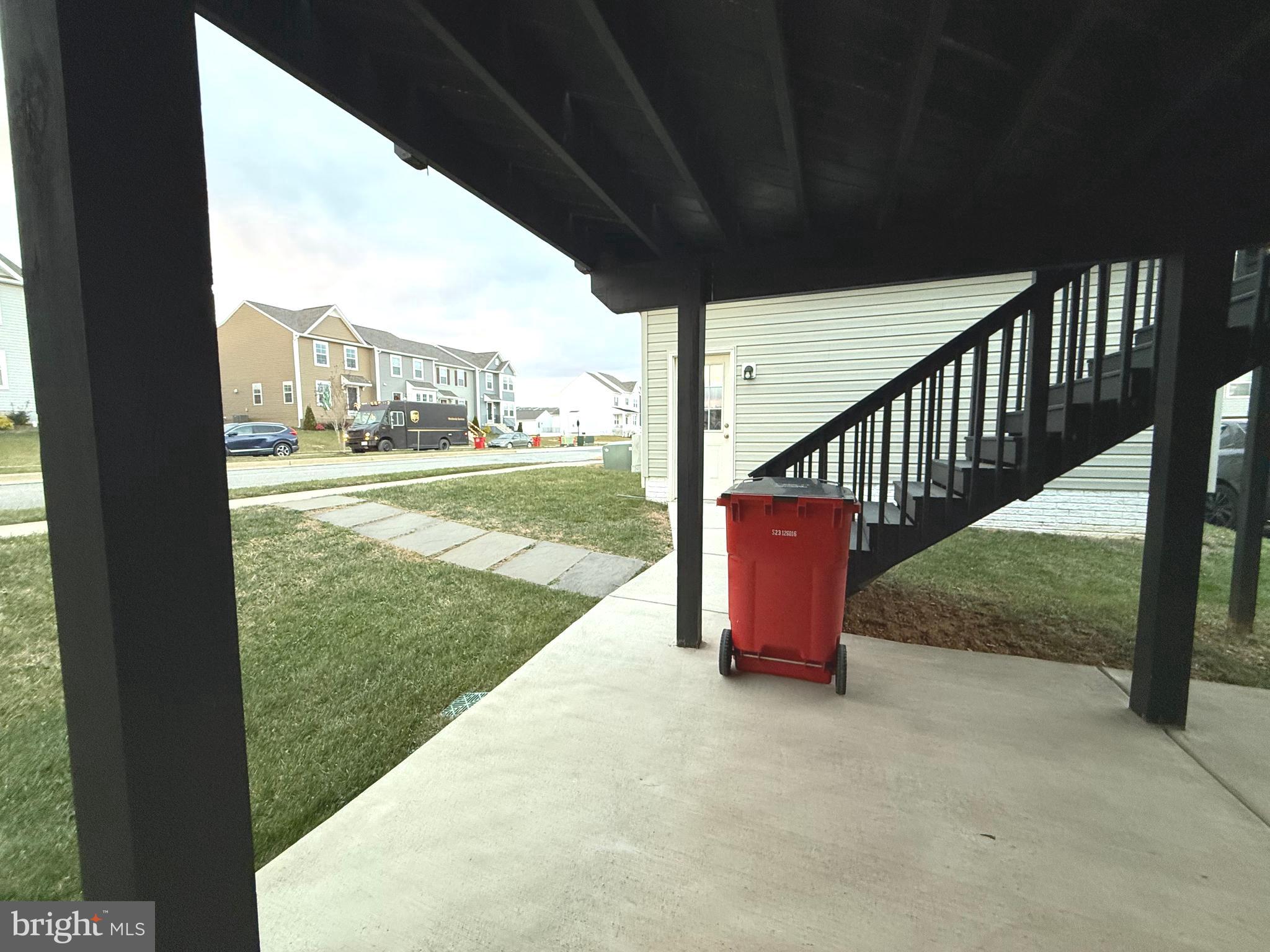 HUNTFIELD - Residential Lease