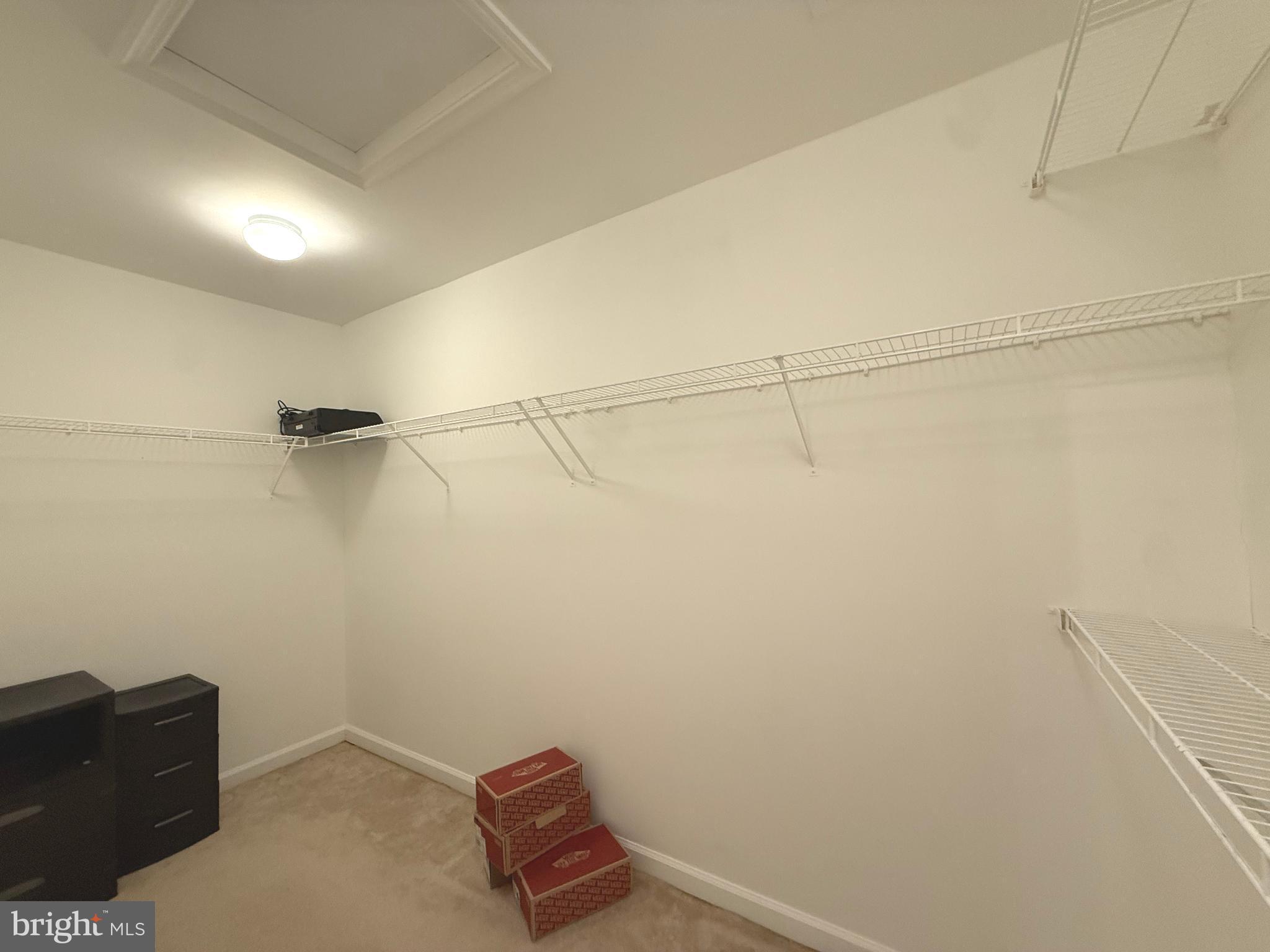 HUNTFIELD - Residential Lease