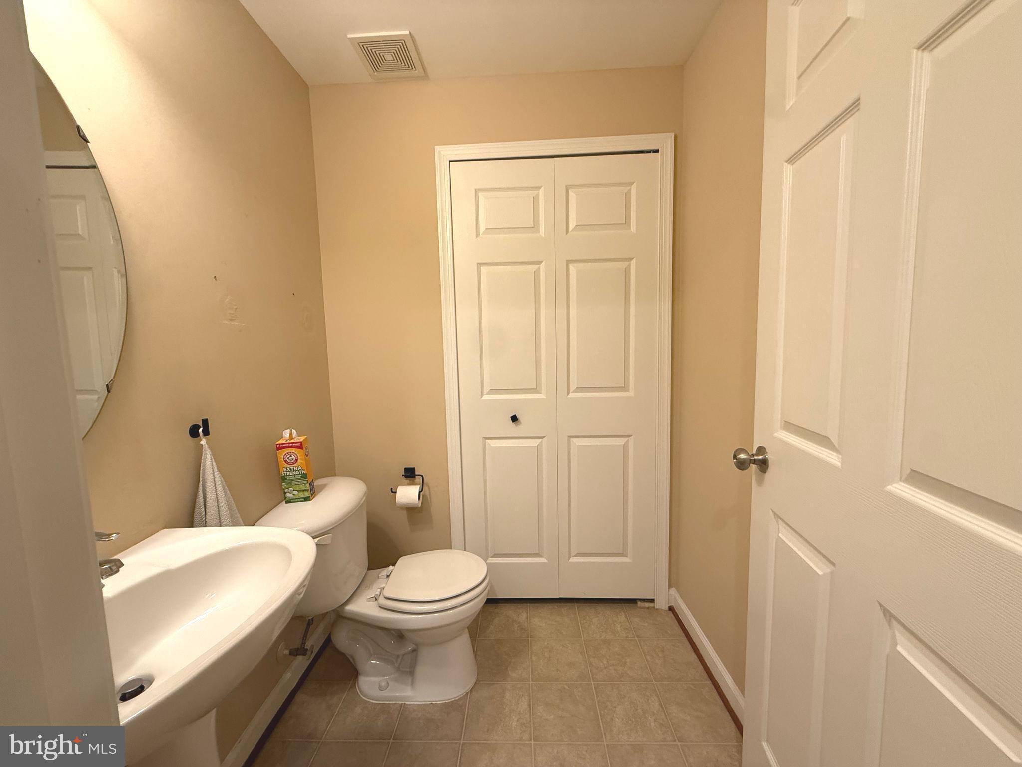 HUNTFIELD - Residential Lease