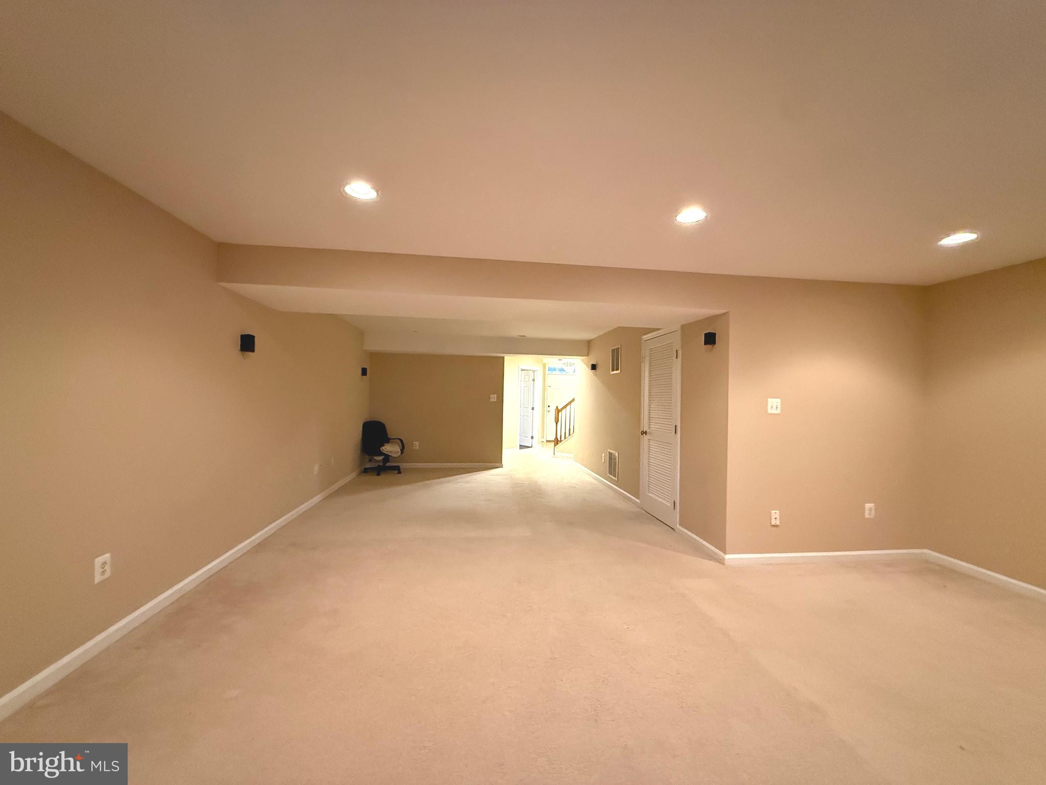 HUNTFIELD - Residential Lease