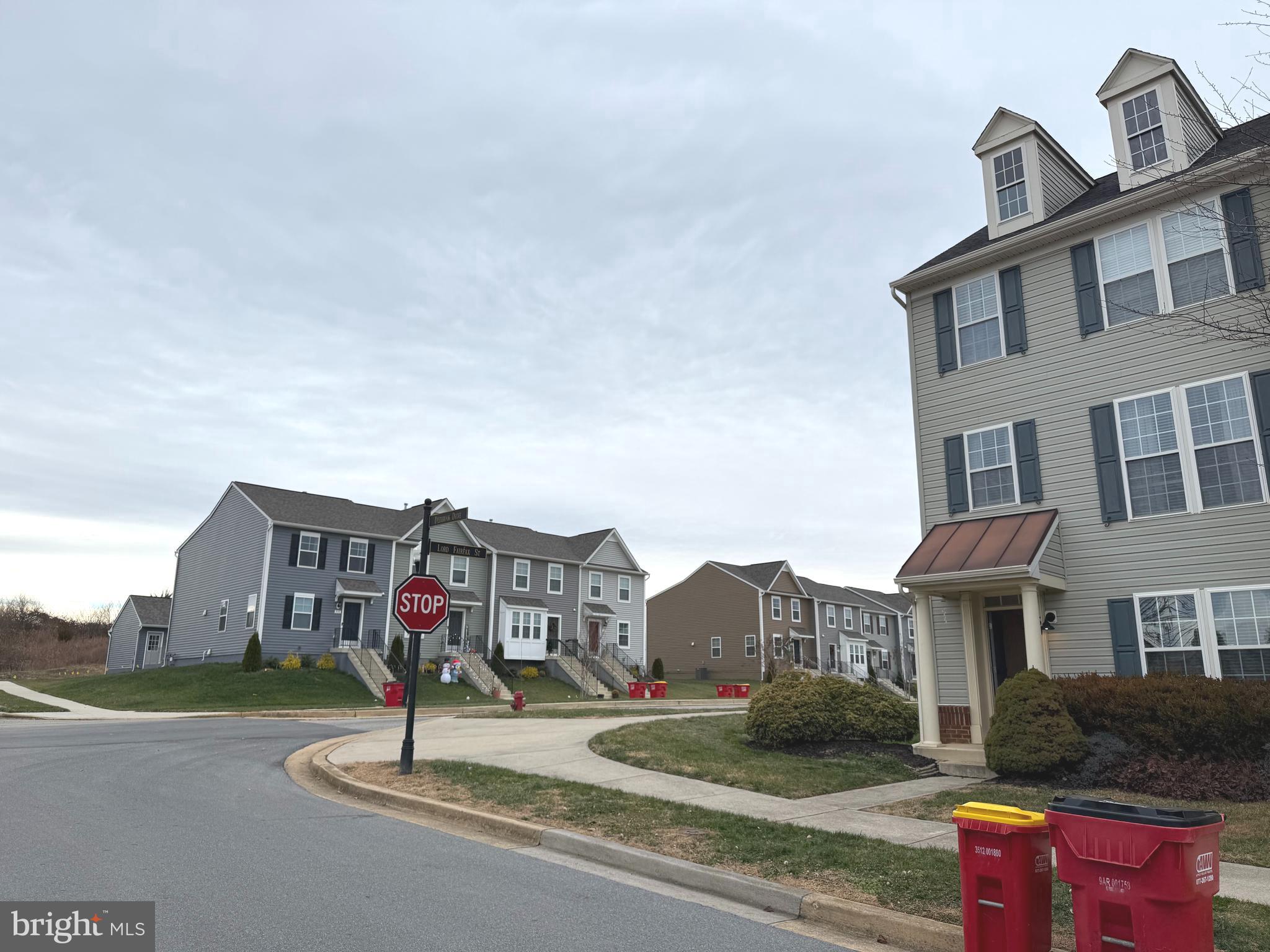 HUNTFIELD - Residential Lease