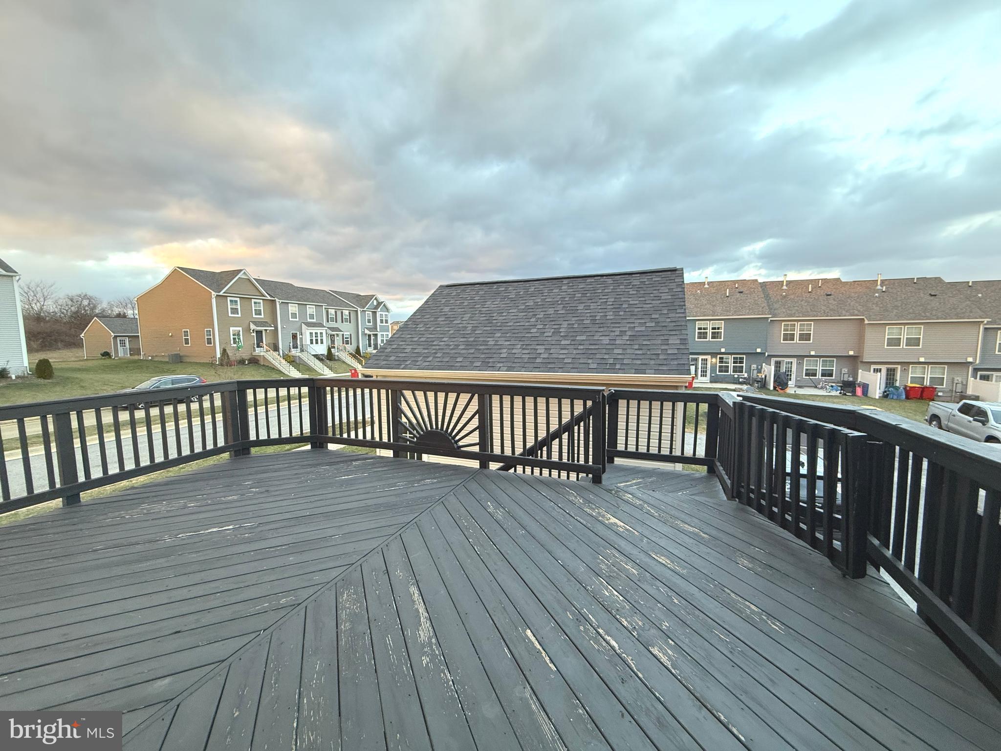 HUNTFIELD - Residential Lease