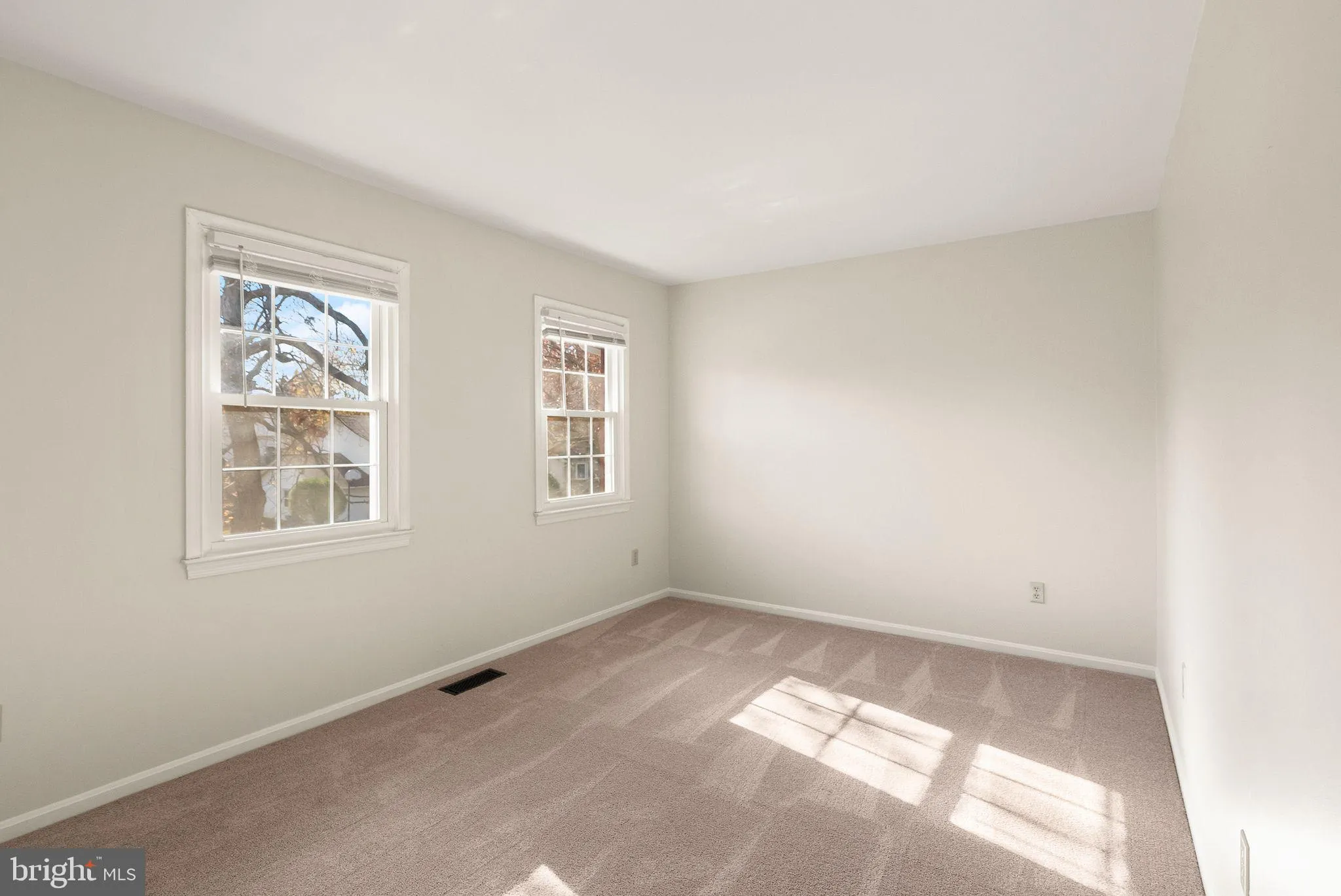 Chantilly, Virginia 20151, United States, 4 Bedrooms Bedrooms, ,4 BathroomsBathrooms,Residential,Coming Soon,237886