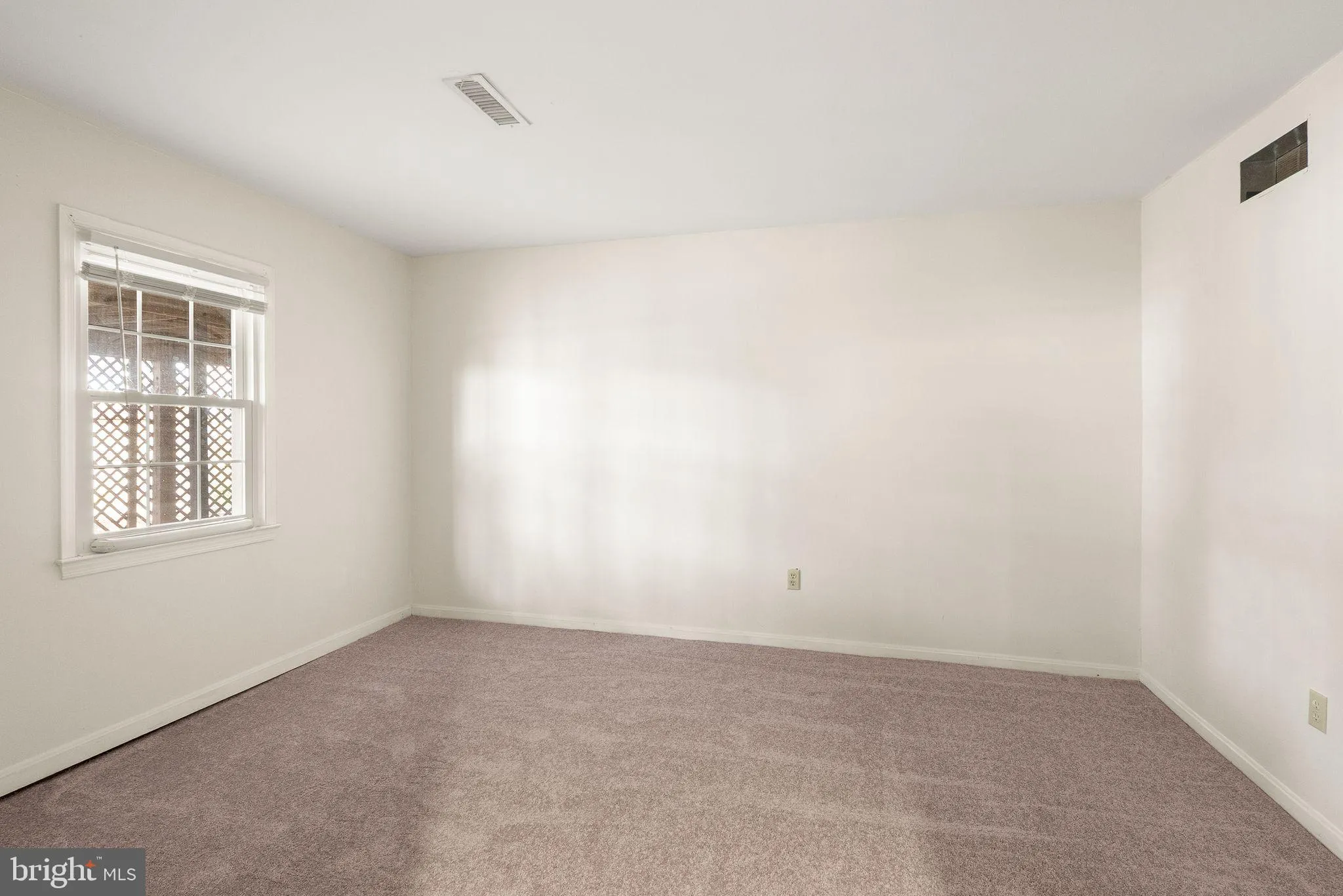 Chantilly, Virginia 20151, United States, 4 Bedrooms Bedrooms, ,4 BathroomsBathrooms,Residential,Coming Soon,237886