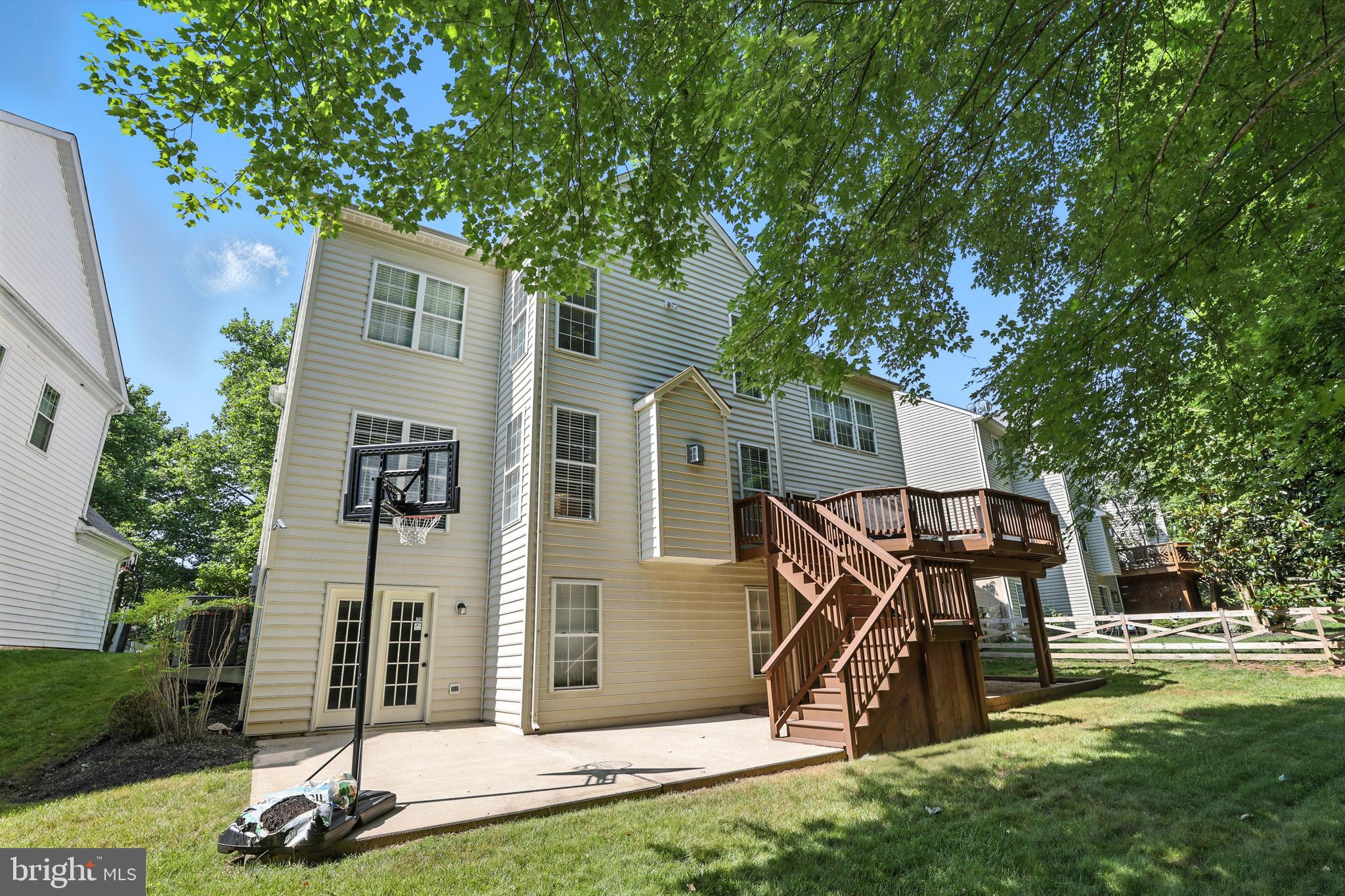 2709 SILVER HAMMER WAY
