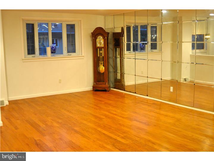 YORKTOWN - Residential