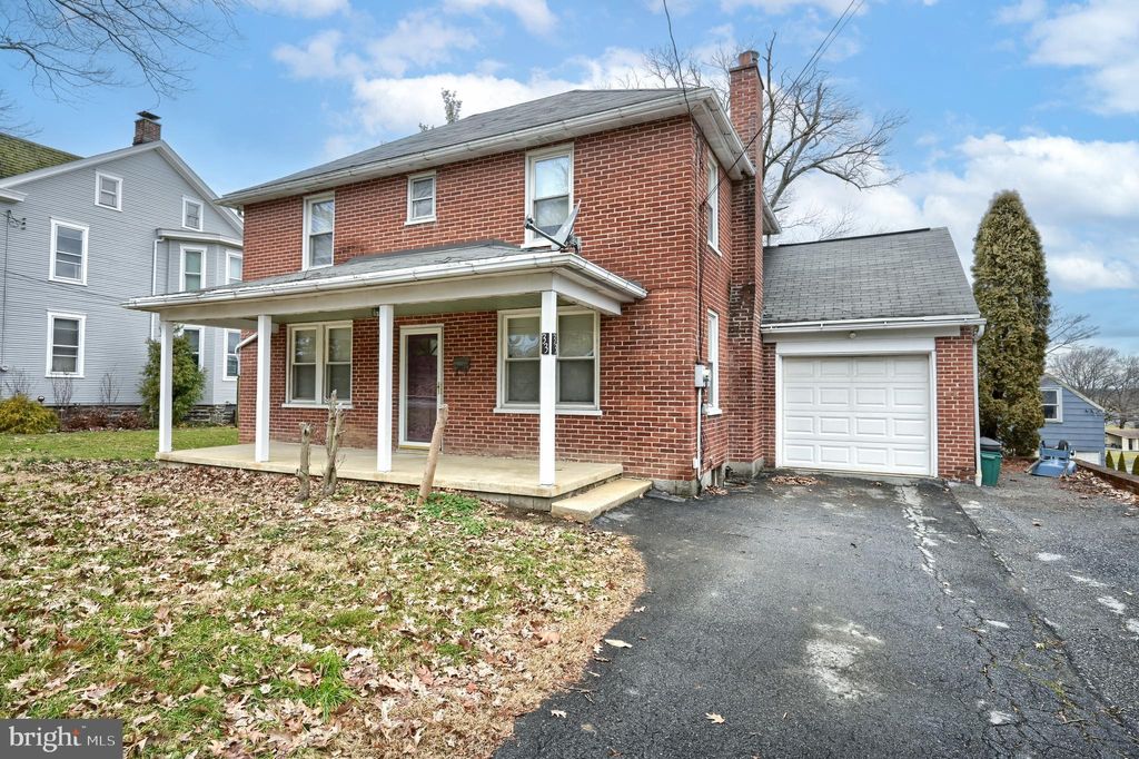 Photo of 33 BLUE ROCK RD, MILLERSVILLE, PA 17551 (MLS # PALA2030168)