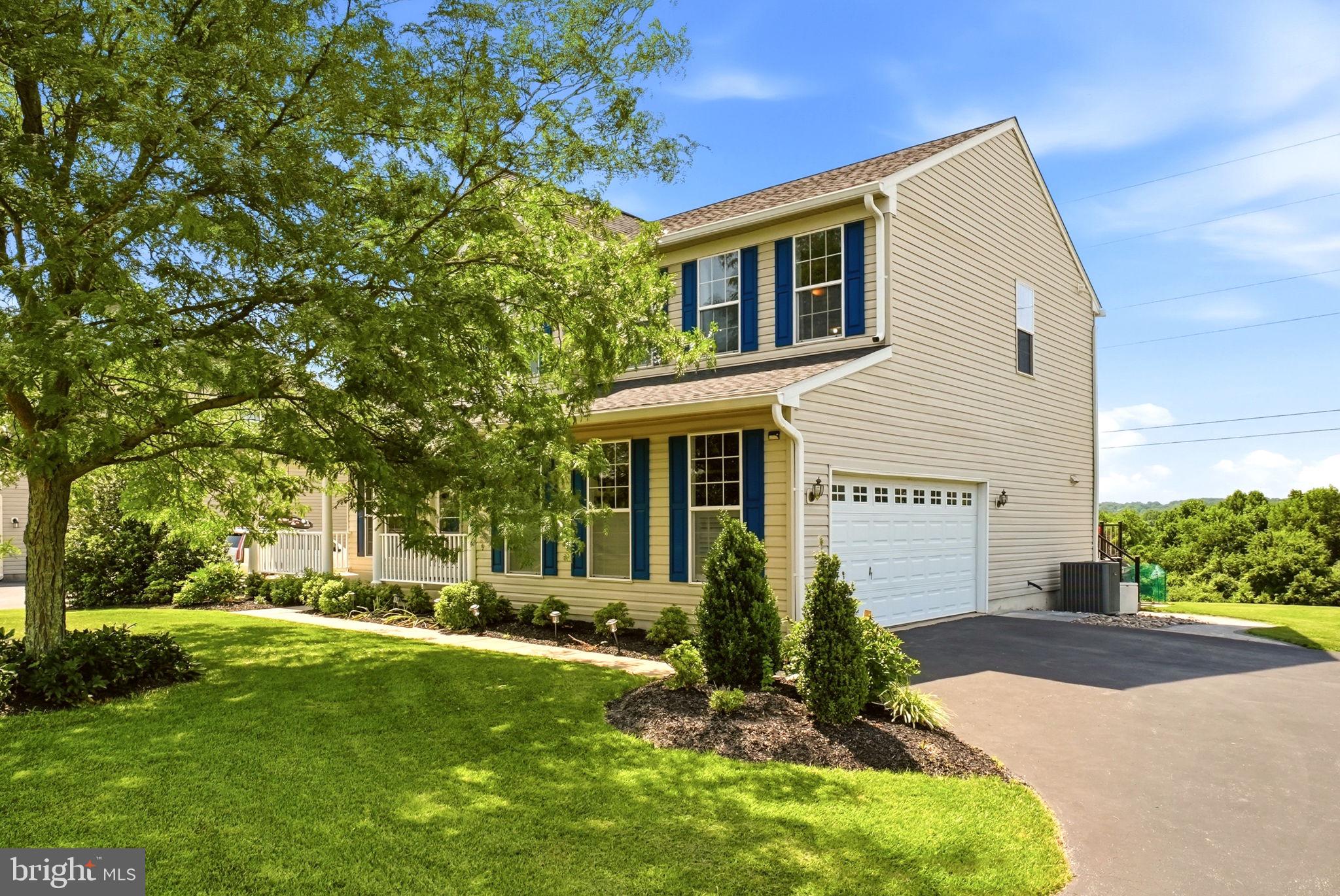 123 RIVERSIDE LANE