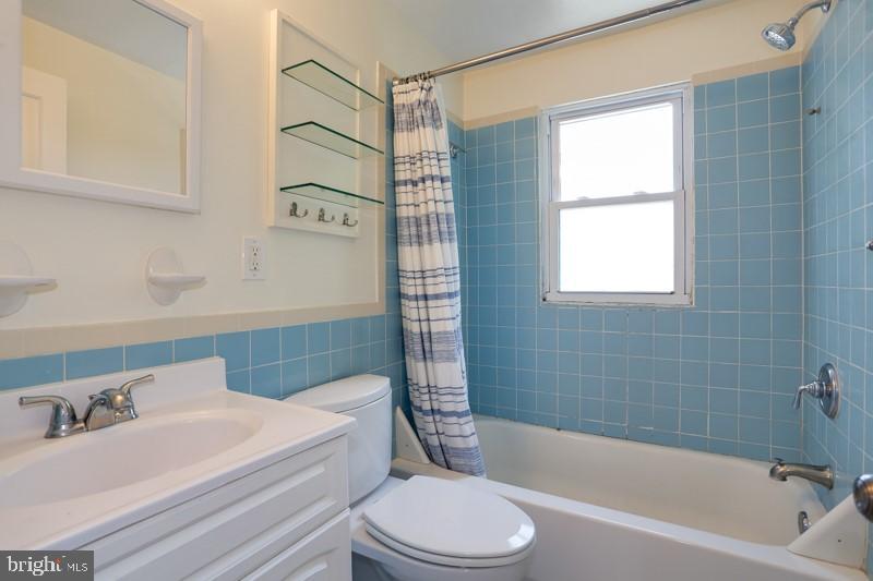 BRANDON VILLAGE - Residential Lease