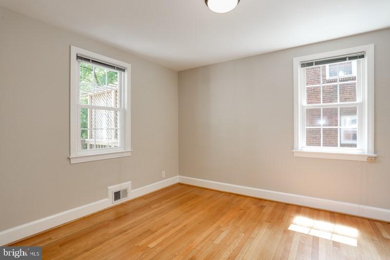 BRANDON VILLAGE - Residential Lease