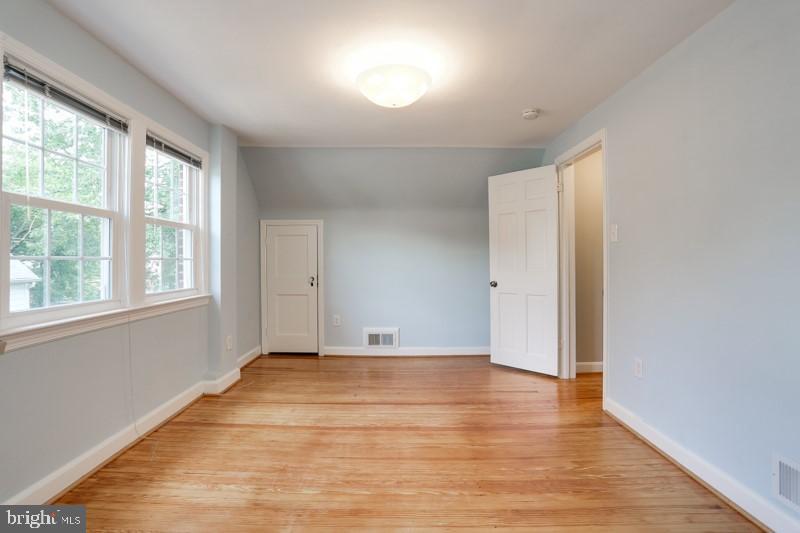 BRANDON VILLAGE - Residential Lease