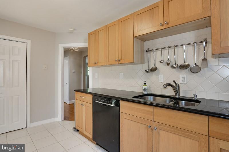 BRANDON VILLAGE - Residential Lease