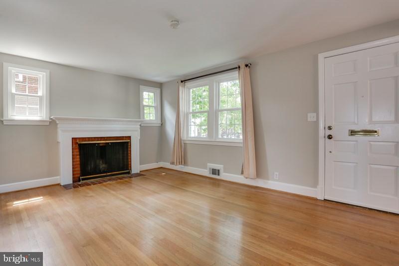 BRANDON VILLAGE - Residential Lease