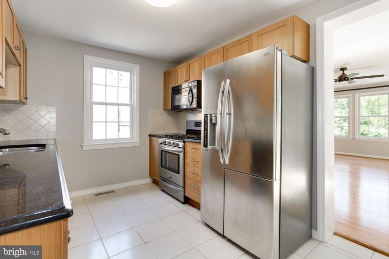 BRANDON VILLAGE - Residential Lease