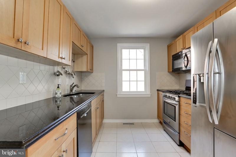 BRANDON VILLAGE - Residential Lease