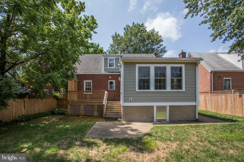 BRANDON VILLAGE - Residential Lease