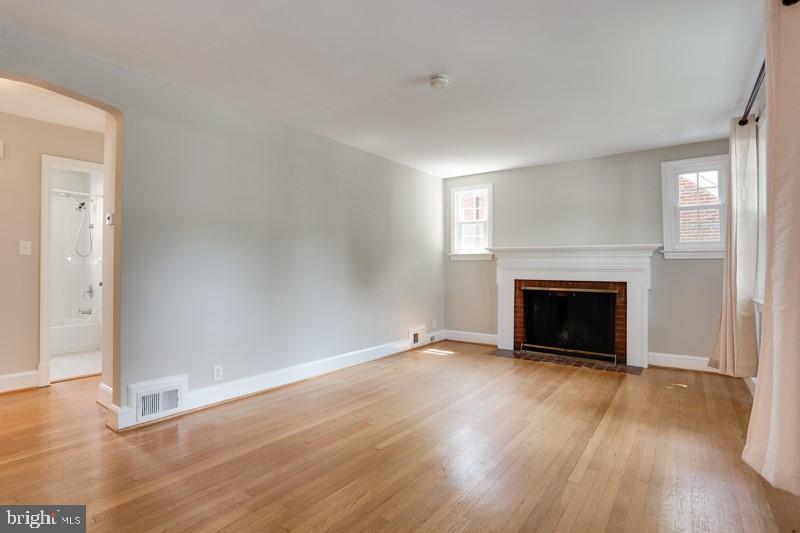 BRANDON VILLAGE - Residential Lease