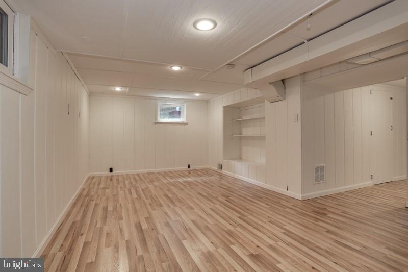 BRANDON VILLAGE - Residential Lease