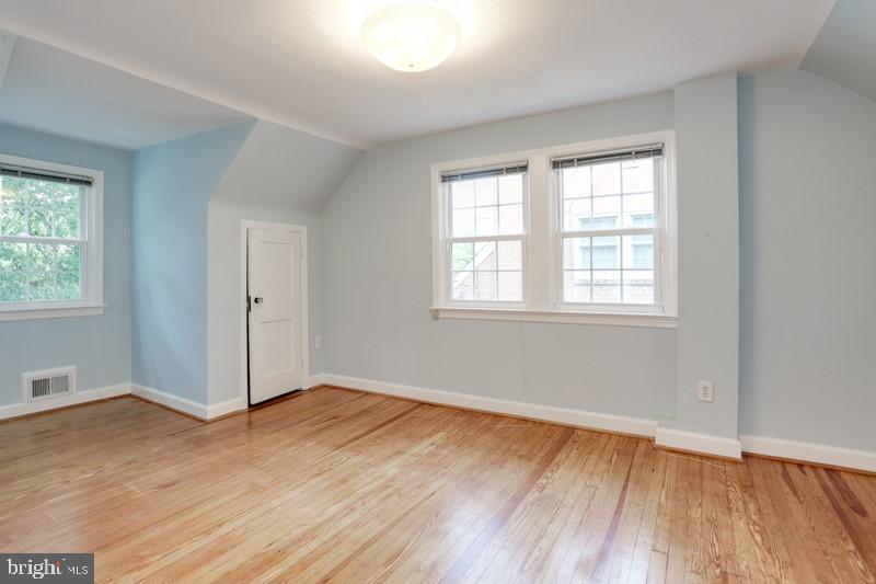 BRANDON VILLAGE - Residential Lease