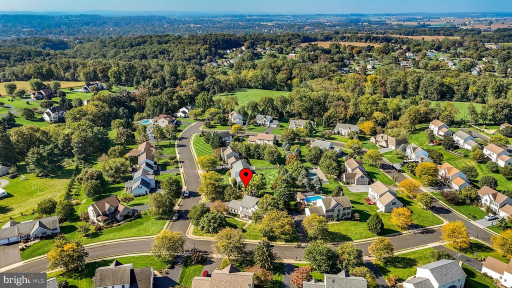 Photo of 1 Meadowbrook Lane, Lititz, PA 17543 (MLS # PALA2041860)