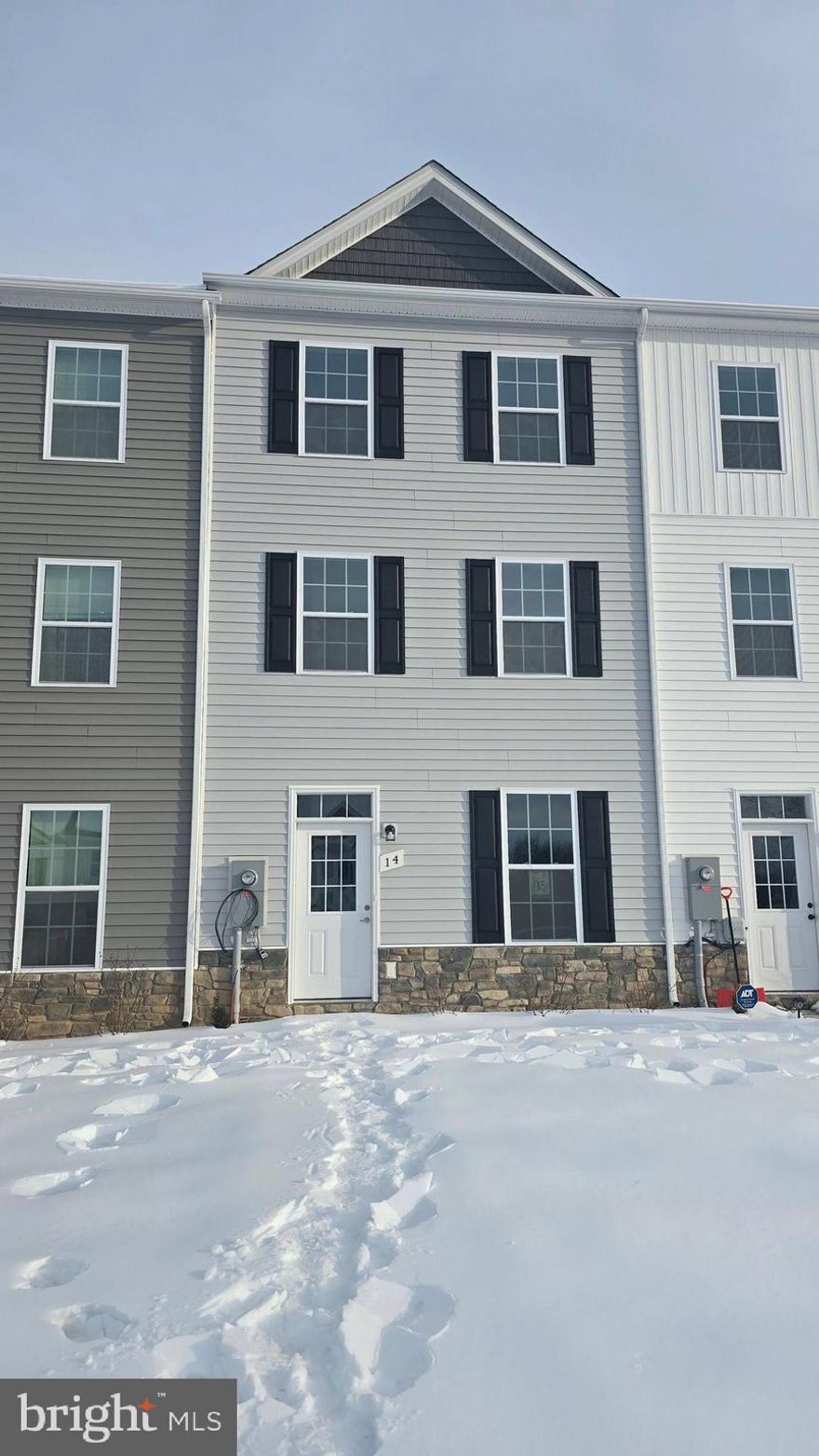 BRAND NEW LUXURY TOWNHOME IN ROCKY RIDGE – JEFFERSON COUNTY

✔ Available February 14 (Valentine’s Day!)

Blinds and ceiling fans will be installed prior to move-in. 🏢 Expansive Lower-Level Room with Full Bath — Perfect as a 4th Bedroom, Guest Suite, Home Office, Gym, or Flex Space

📍 Location, Location, Location!

Welcome to Rocky Ridge! This oversized luxury townhome is ideally located just off Route 9 and Charles Town Road, offering effortless access to major commuter routes in every direction while nestled in a small community on a quiet dead-end street.

✨ Over 2,000+ Sq. Ft. of Modern Living Space

🛏 3 Bedrooms + Large Lower-Level Bonus Room
🛁 3 Full Bathrooms & 1 Half Bath
🧺 Full-Size Washer & Dryer Included (Convenient Upper-Level Laundry)
🏡 Dual Primary Suites with Private Ensuite Bathrooms
🏢 Expansive Lower-Level Room with Full Bath — Perfect as a 4th Bedroom, Guest Suite, Home Office, Gym, or Flex Space
🍽 Spacious Open-Concept Floor Plan
🍳 Granite Countertops & Soft-Close Cabinetry
🔌 All Stainless Steel GE Appliances
📏 9-Foot Ceilings Throughout
🪵 Luxury Vinyl Plank Flooring (Carpet in bedrooms & stairs)
🚗 2 Private Assigned Parking Spaces Directly in Front of the Home
🚙 Additional Overflow Parking Available

Blinds and ceiling fans will be installed prior to move-in.

📍 Location, Location, Location!

• Minutes to Martinsburg VA Medical Center
• 50 minutes to Dulles International Airport (IAD)
• 30 minutes to Leesburg, VA
• 35 minutes to Frederick, MD
• 35 minutes to Hagerstown, MD
• 35 minutes to Winchester, VA

Perfect for commuters needing quick access to Northern Virginia, Maryland, and surrounding areas.

📅 Rental Details

✔ Available February 14 (Valentine’s Day!)
✔ Minimum 12-Month Lease
✔ Tenant Pays All Utilities

This home offers flexibility, luxury finishes, commuter convenience, and generous living space — ideal for families, remote professionals, or multi-generational living.