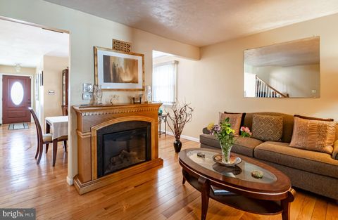 Townhouse For Sale - 727 S 11th Street<br/> Lehigh County, ALLENTOWN, PA 18103