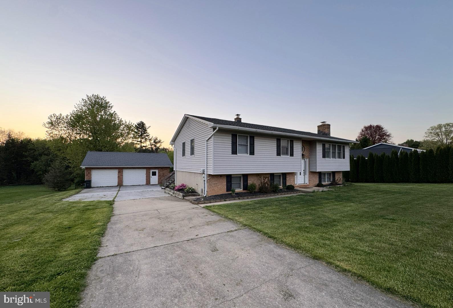 2708 HUNTING RIDGE COURT