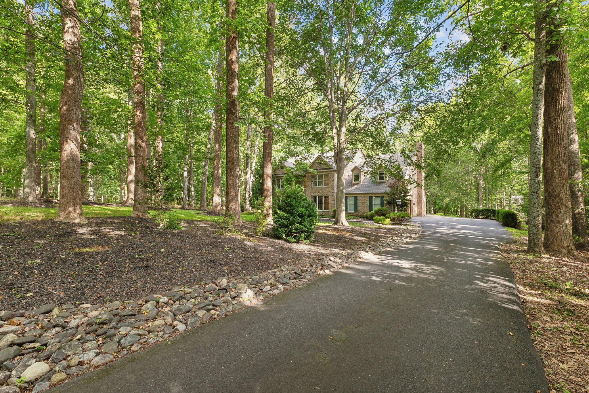 5843 OLD DOMINION COURT
