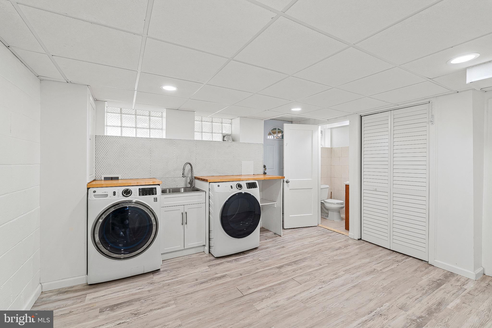 PARKVILLE - Residential Lease