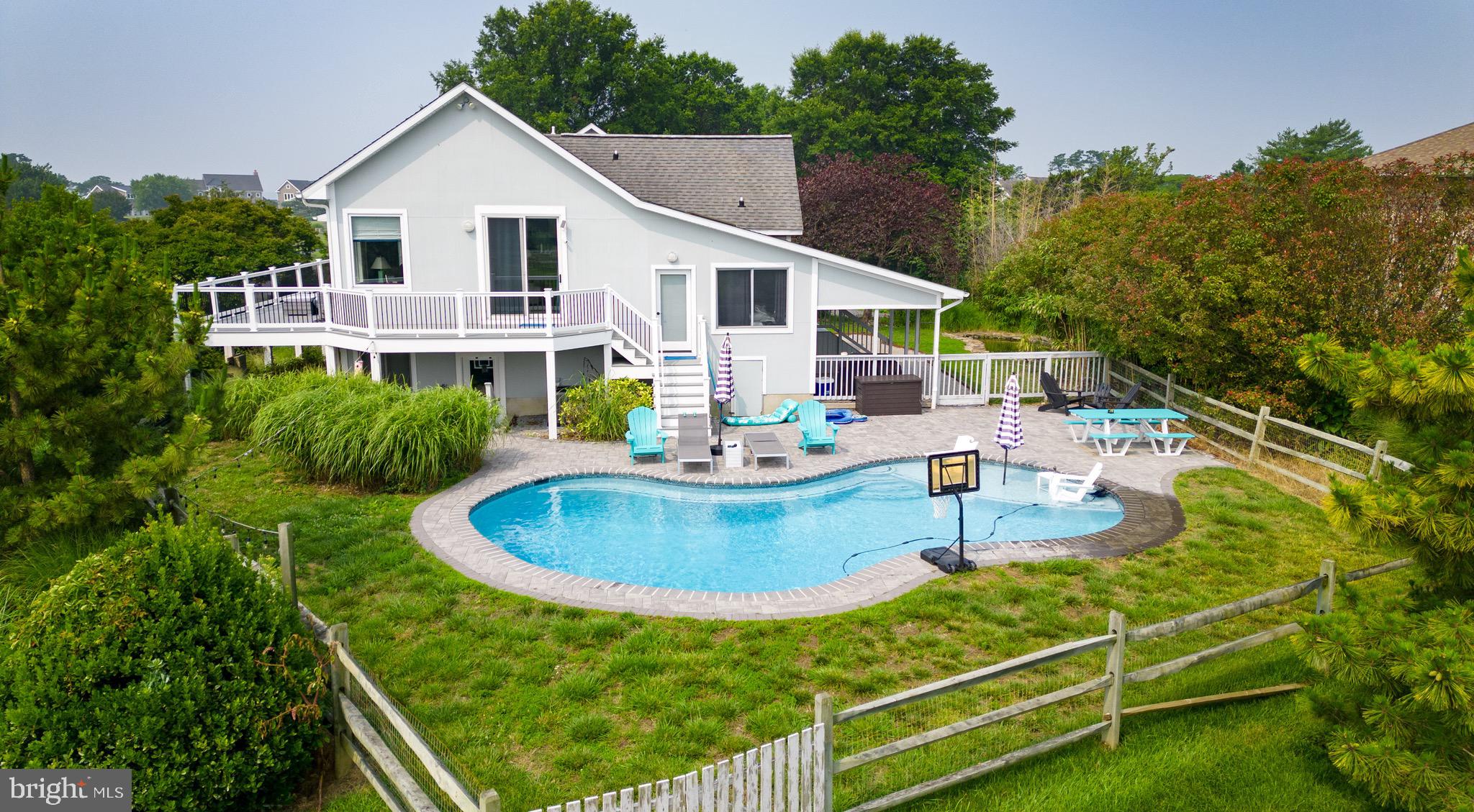 COVE CREEK CLUB - Residential