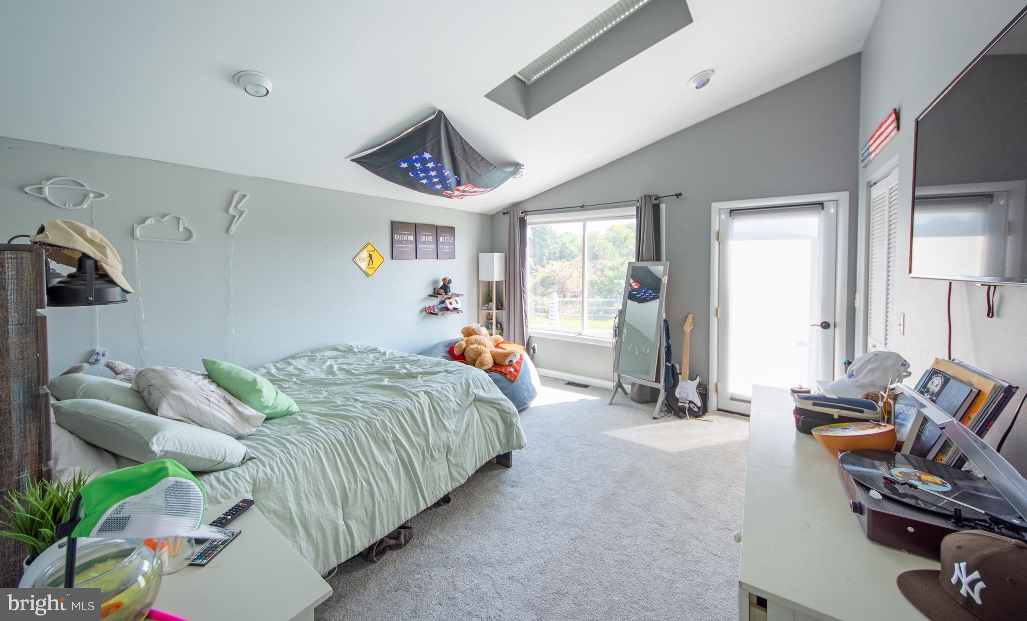 COVE CREEK CLUB - Residential