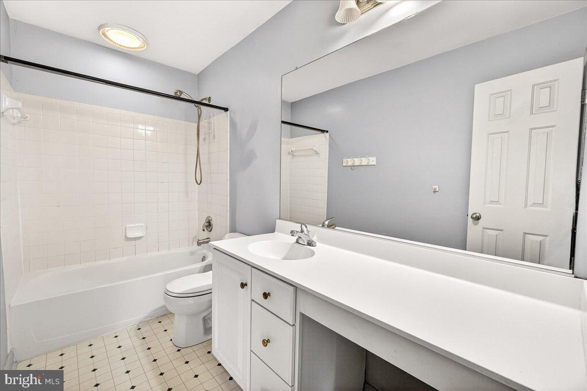 KINGS BRIDGE - Residential