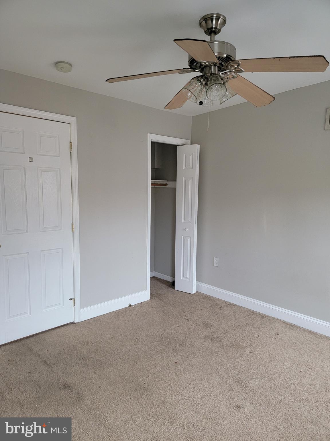 HOLLINS MARKET - Residential