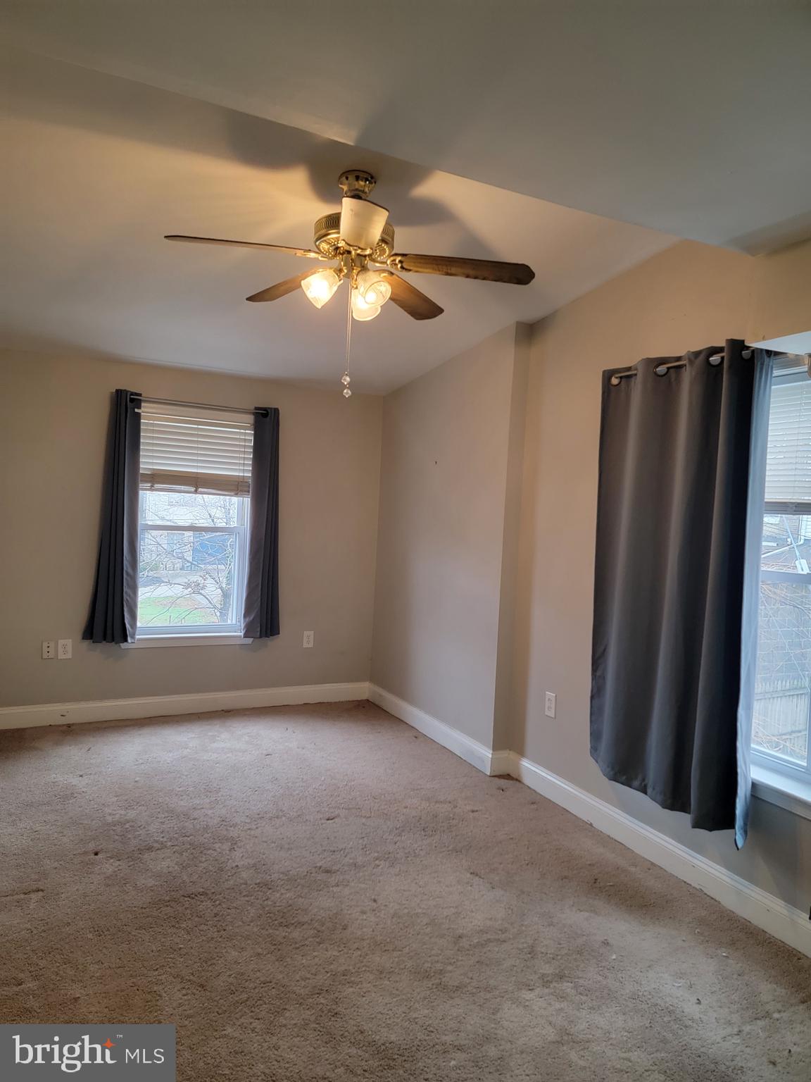 HOLLINS MARKET - Residential