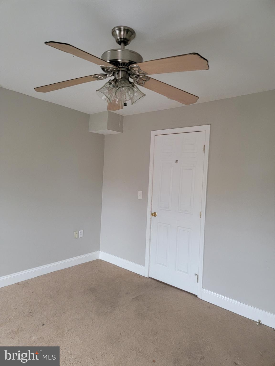 HOLLINS MARKET - Residential