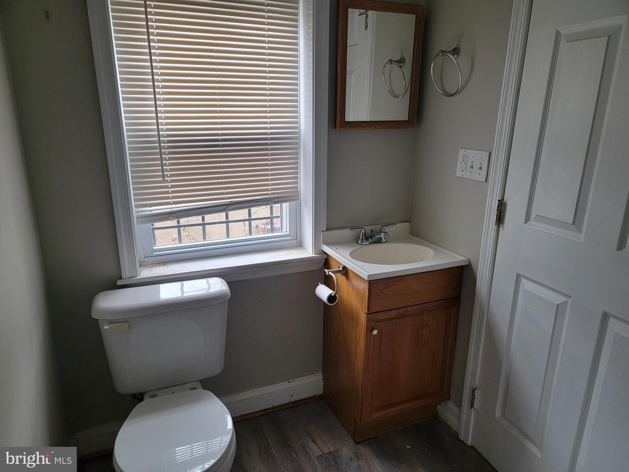 HOLLINS MARKET - Residential