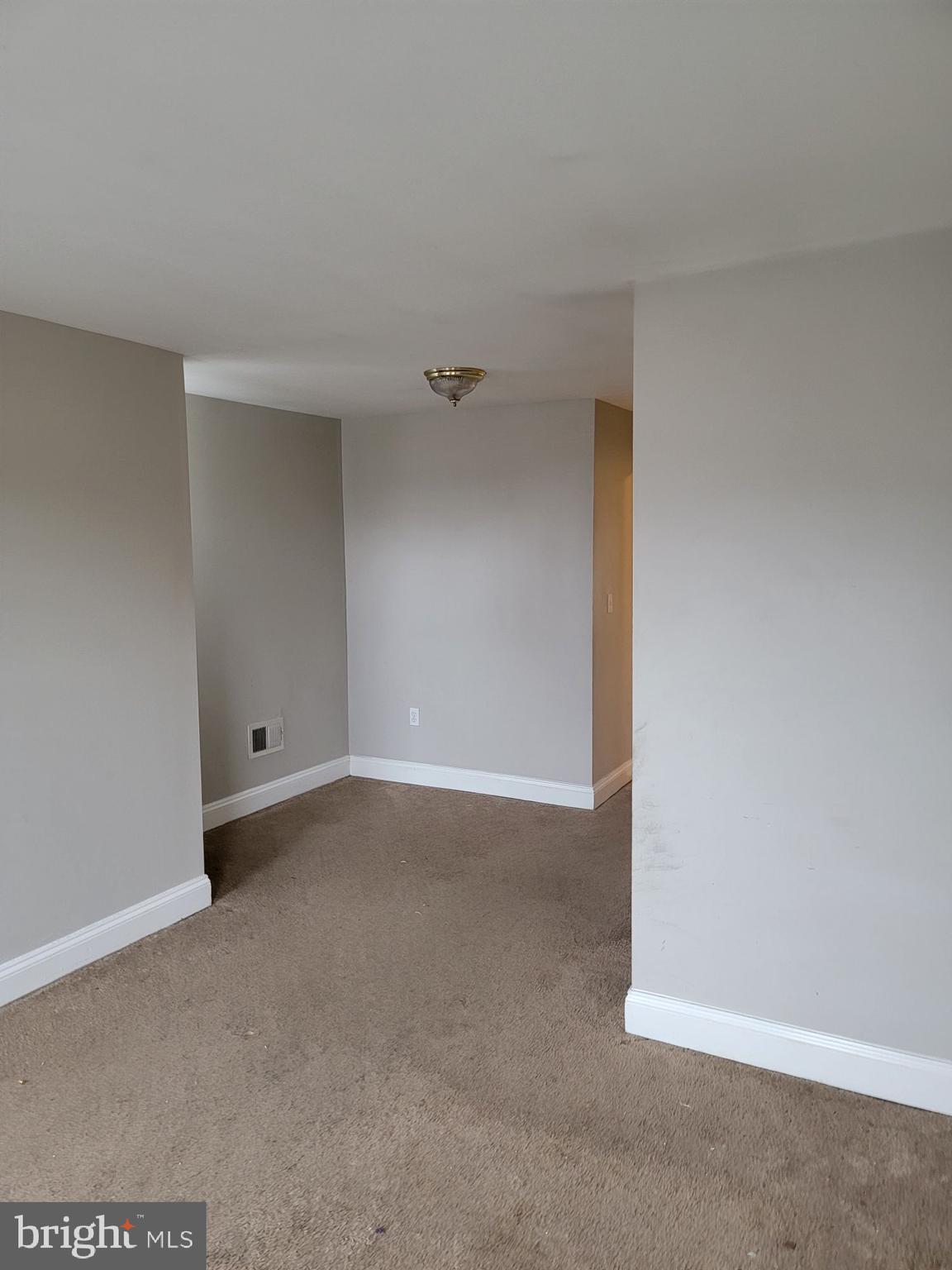 HOLLINS MARKET - Residential