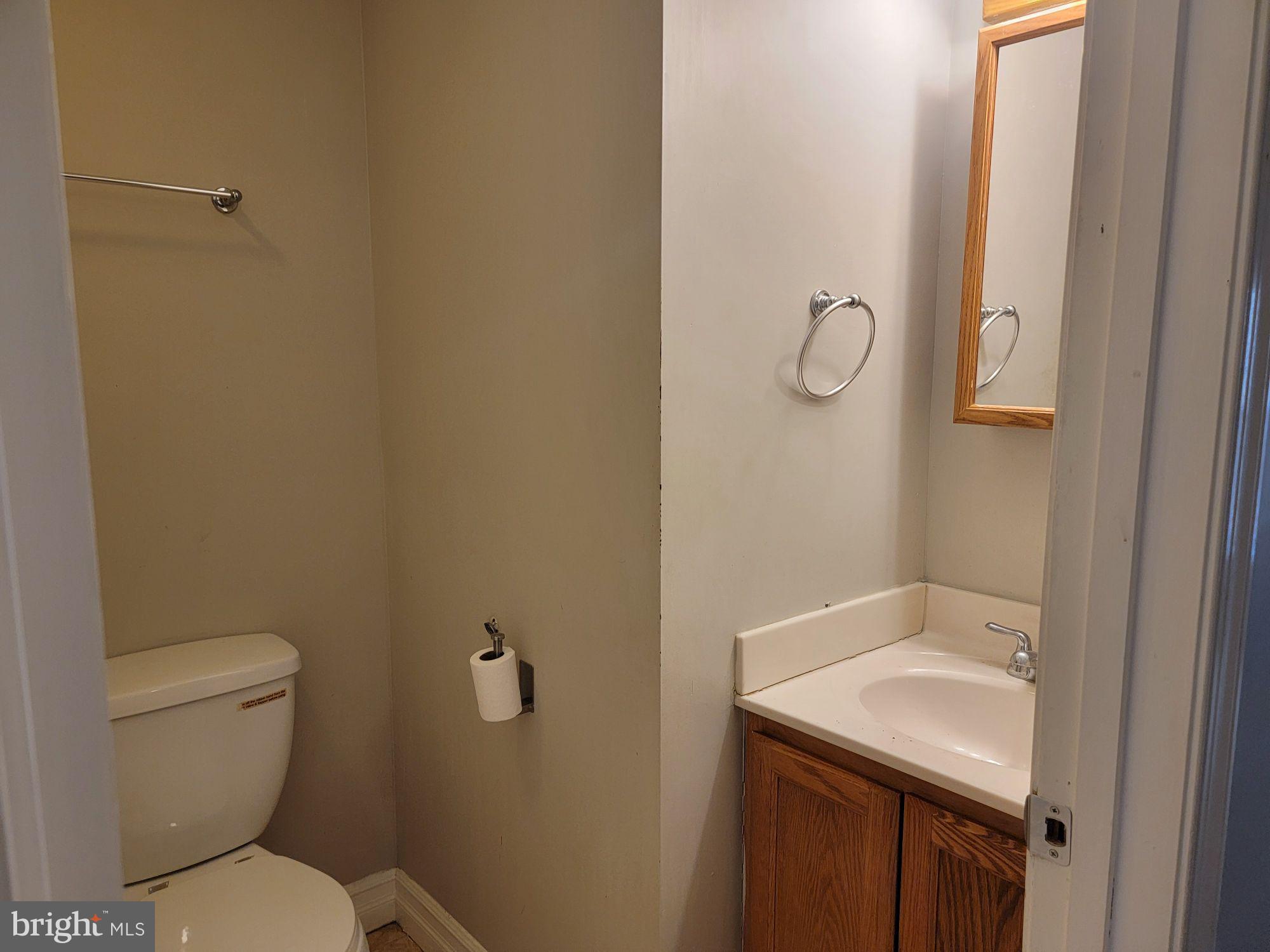 HOLLINS MARKET - Residential