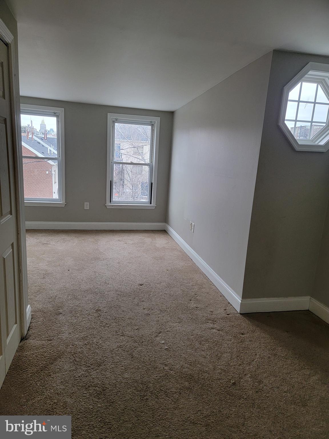 HOLLINS MARKET - Residential