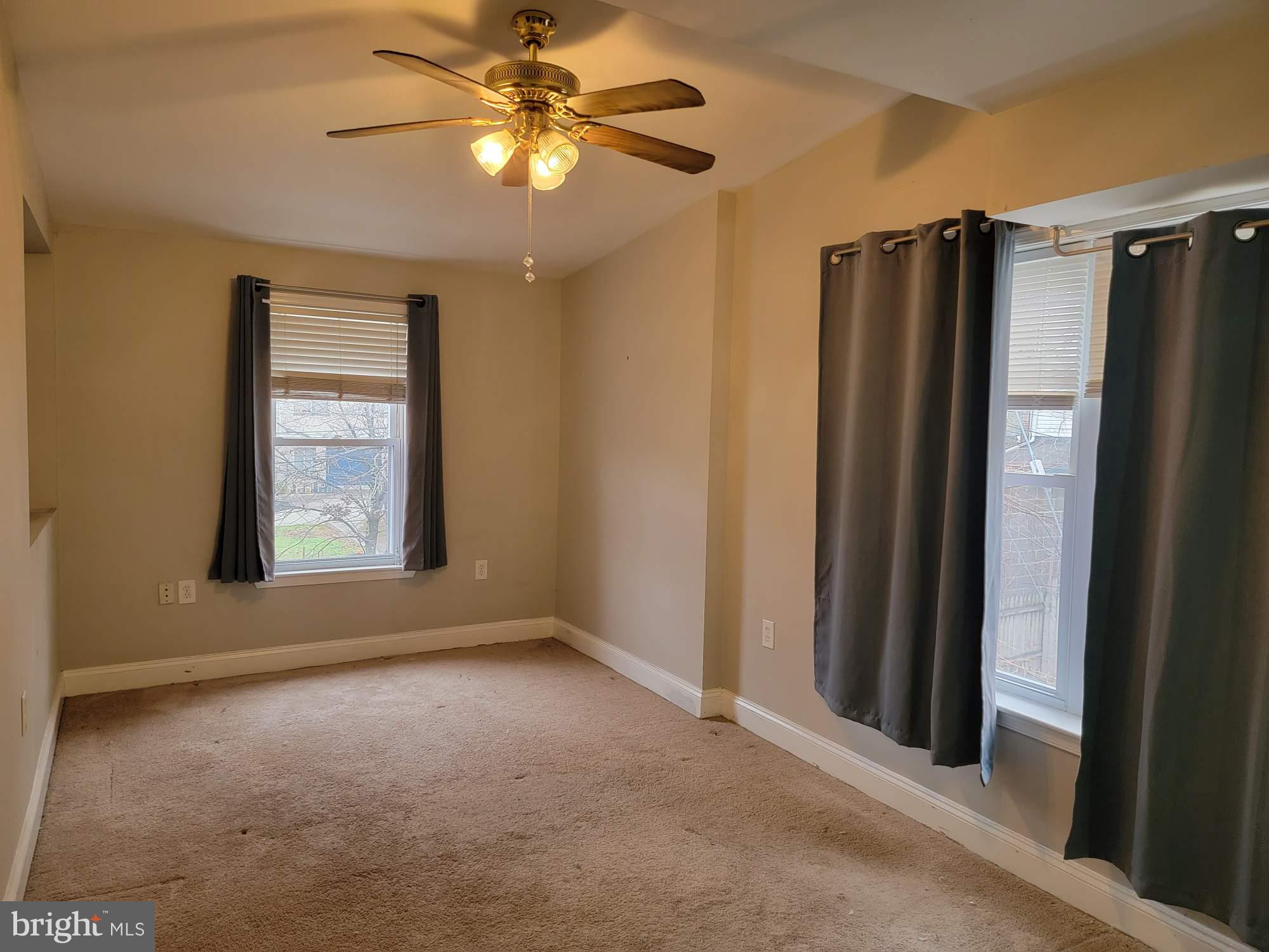 HOLLINS MARKET - Residential