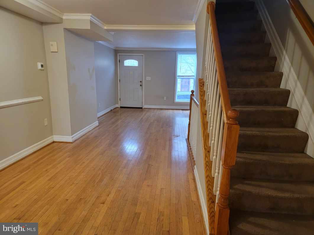 HOLLINS MARKET - Residential