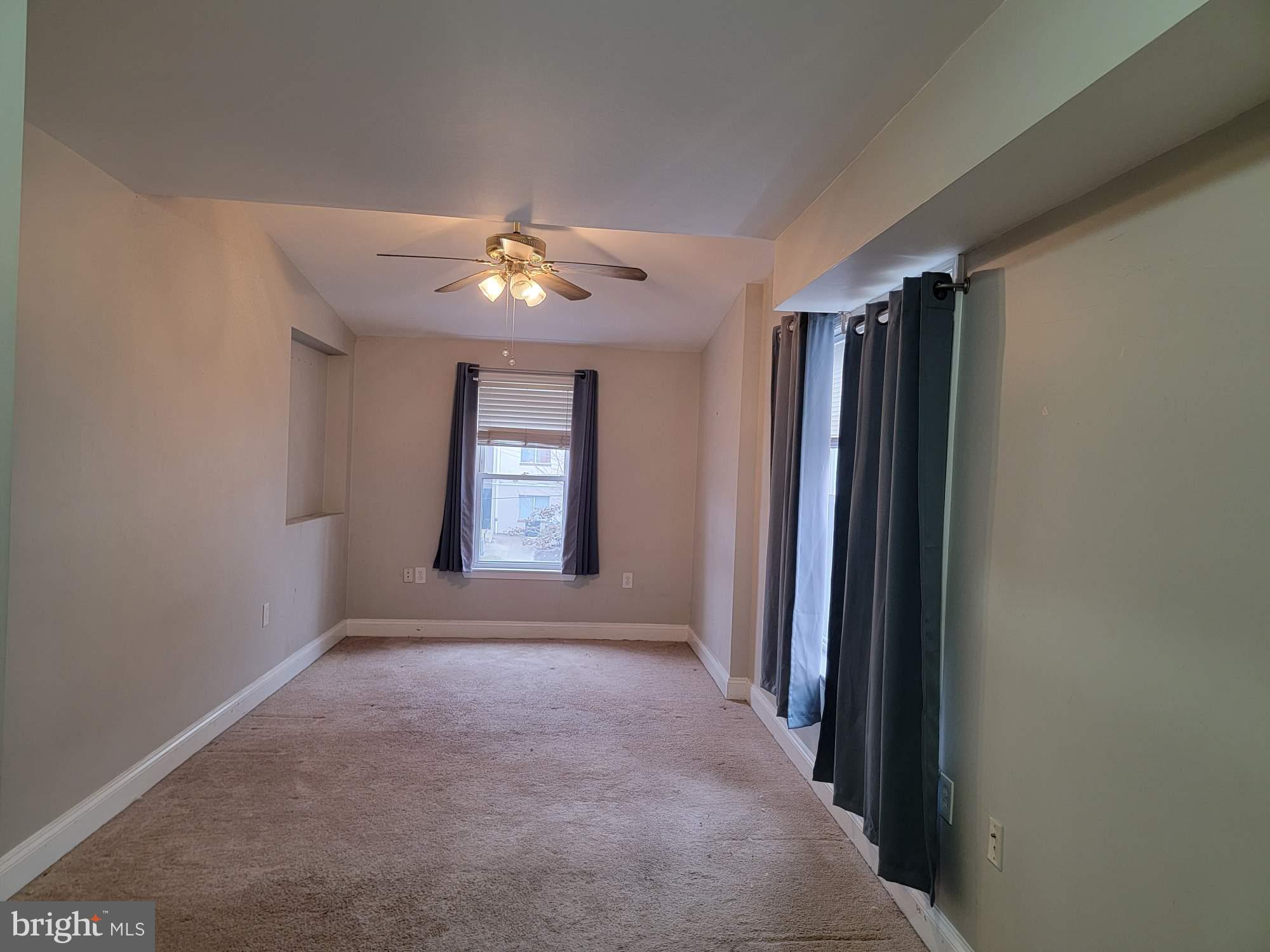 HOLLINS MARKET - Residential