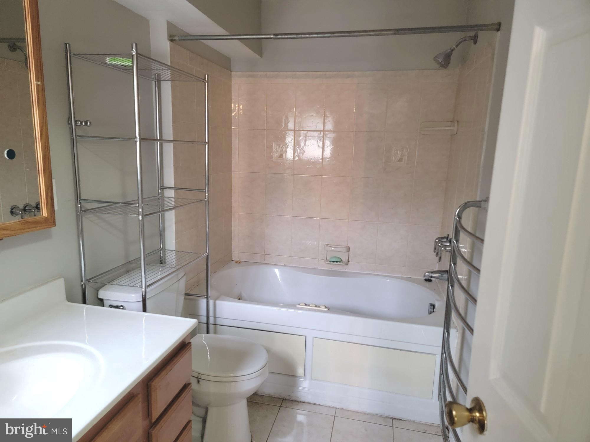 HOLLINS MARKET - Residential