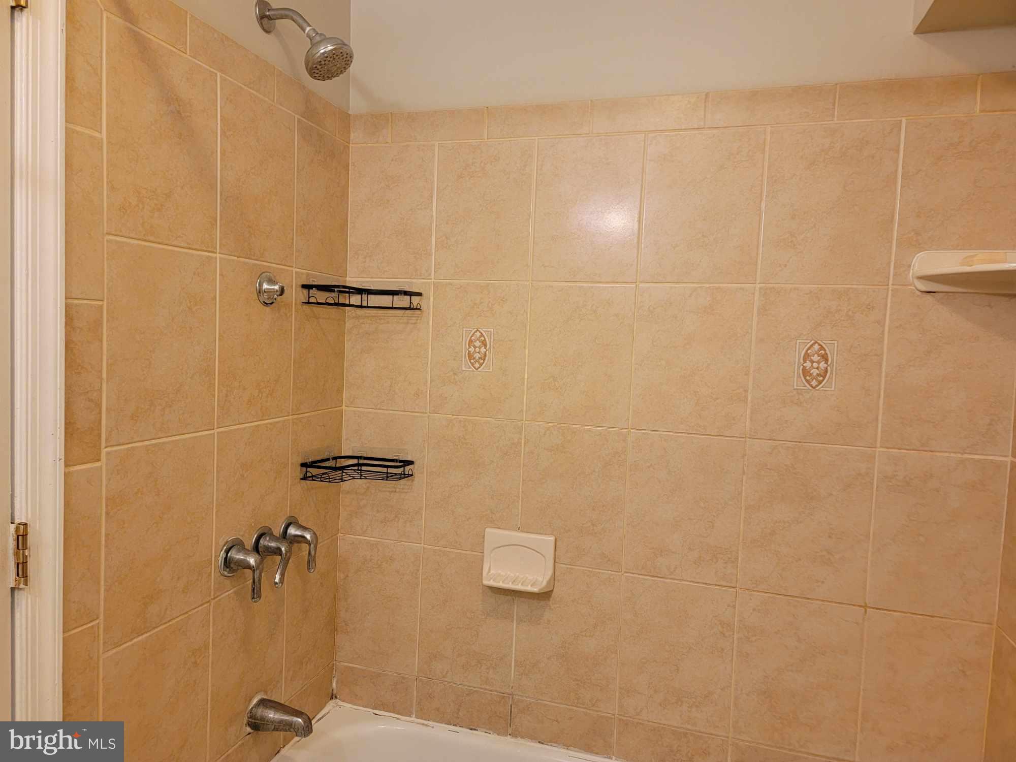 HOLLINS MARKET - Residential