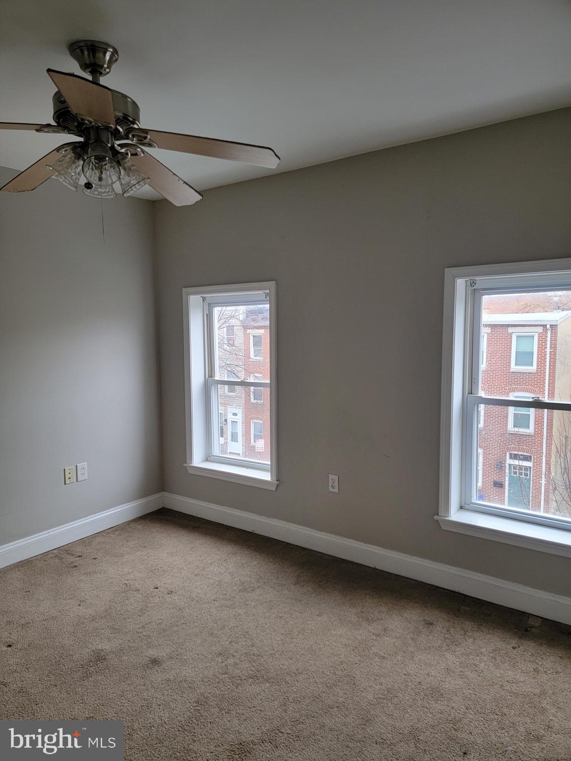 HOLLINS MARKET - Residential