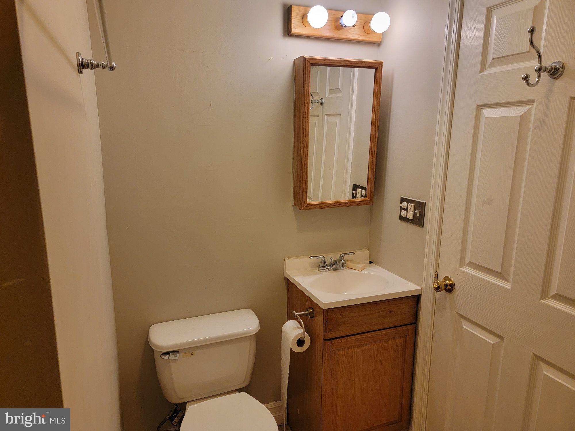 HOLLINS MARKET - Residential