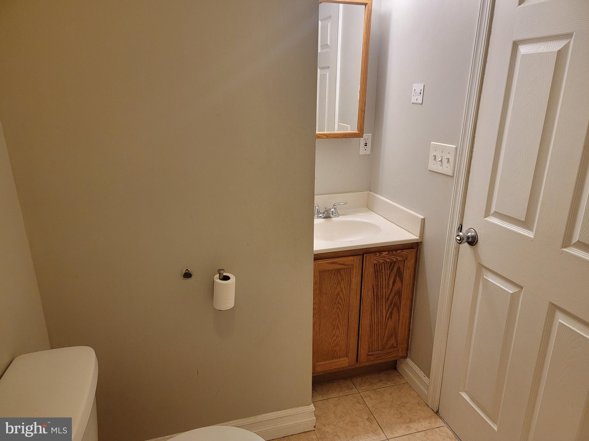 HOLLINS MARKET - Residential